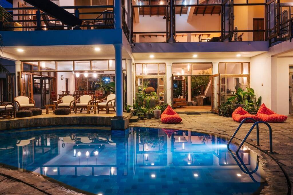 Santi Beach House With Pool & Beach เวลิกามา ภายนอก รูปภาพ