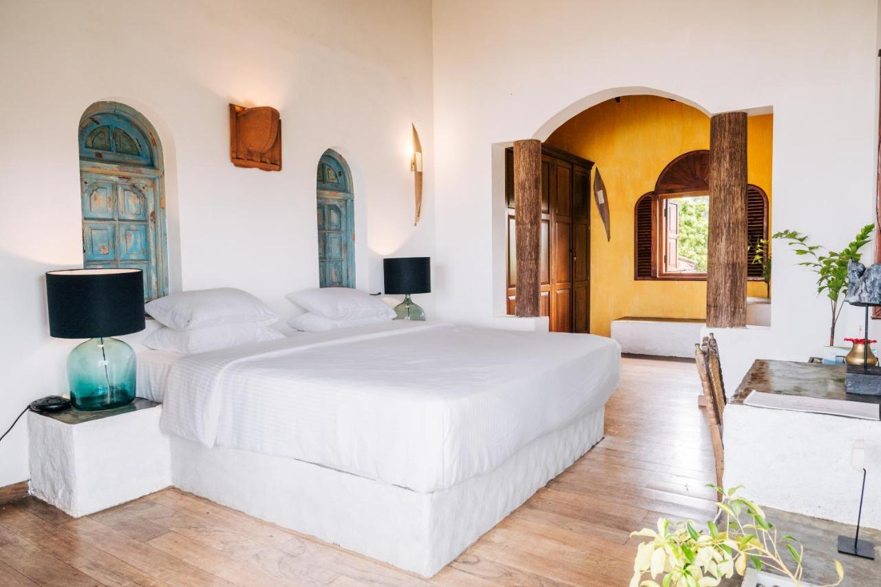 Santi Beach House With Pool & Beach เวลิกามา ภายนอก รูปภาพ