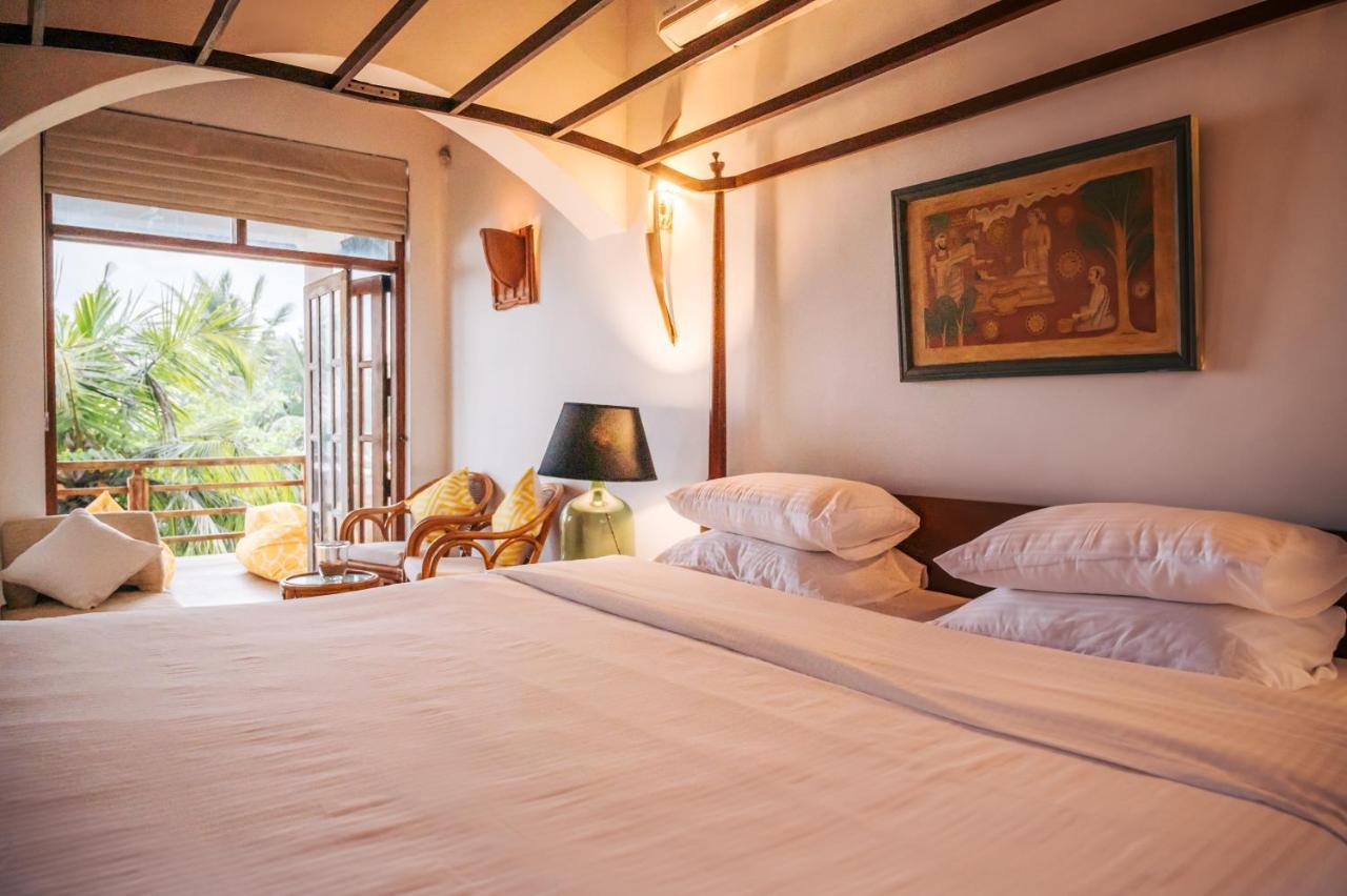 Santi Beach House With Pool & Beach เวลิกามา ภายนอก รูปภาพ