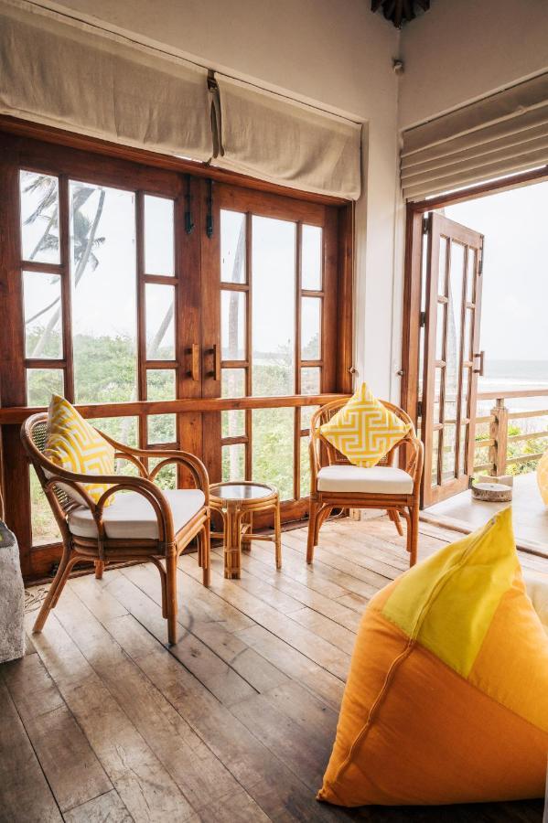 Santi Beach House With Pool & Beach เวลิกามา ภายนอก รูปภาพ
