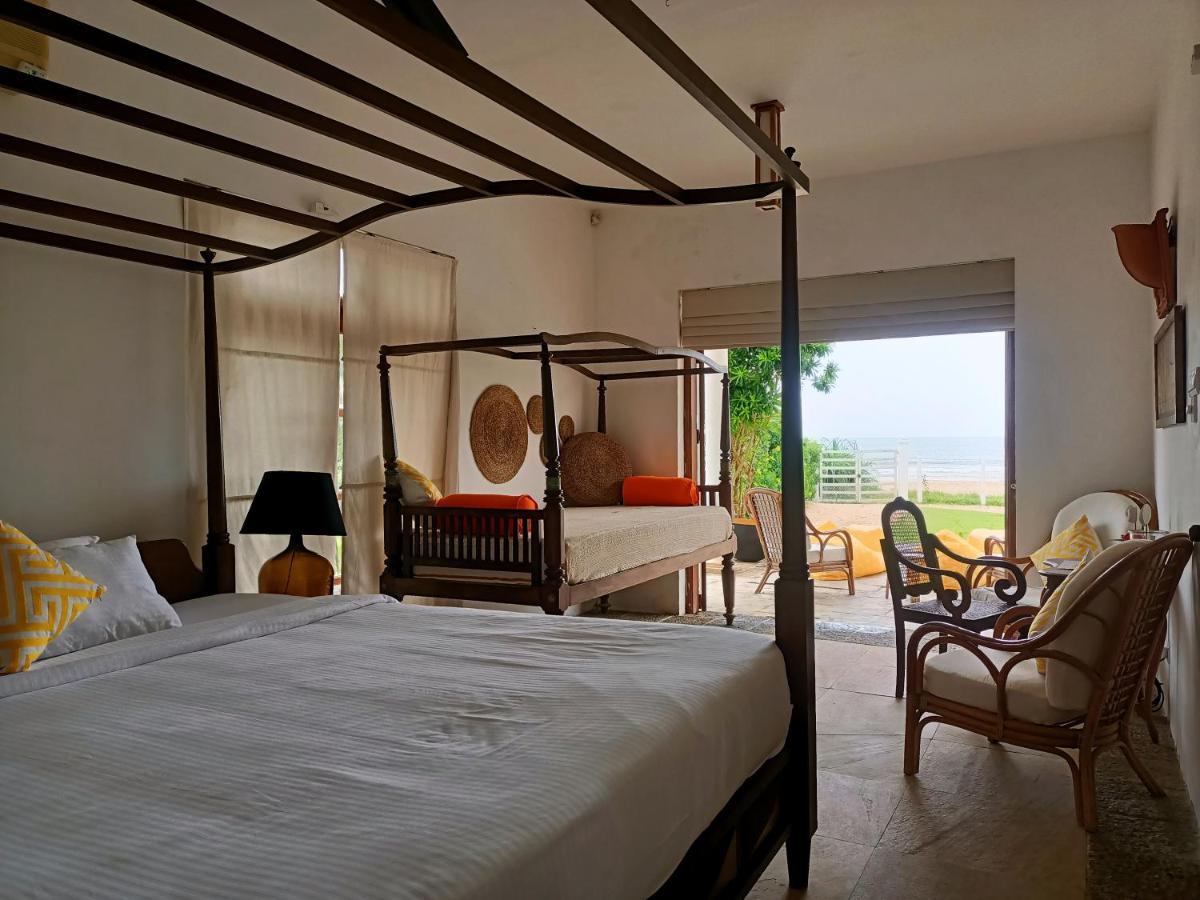 Santi Beach House With Pool & Beach เวลิกามา ภายนอก รูปภาพ