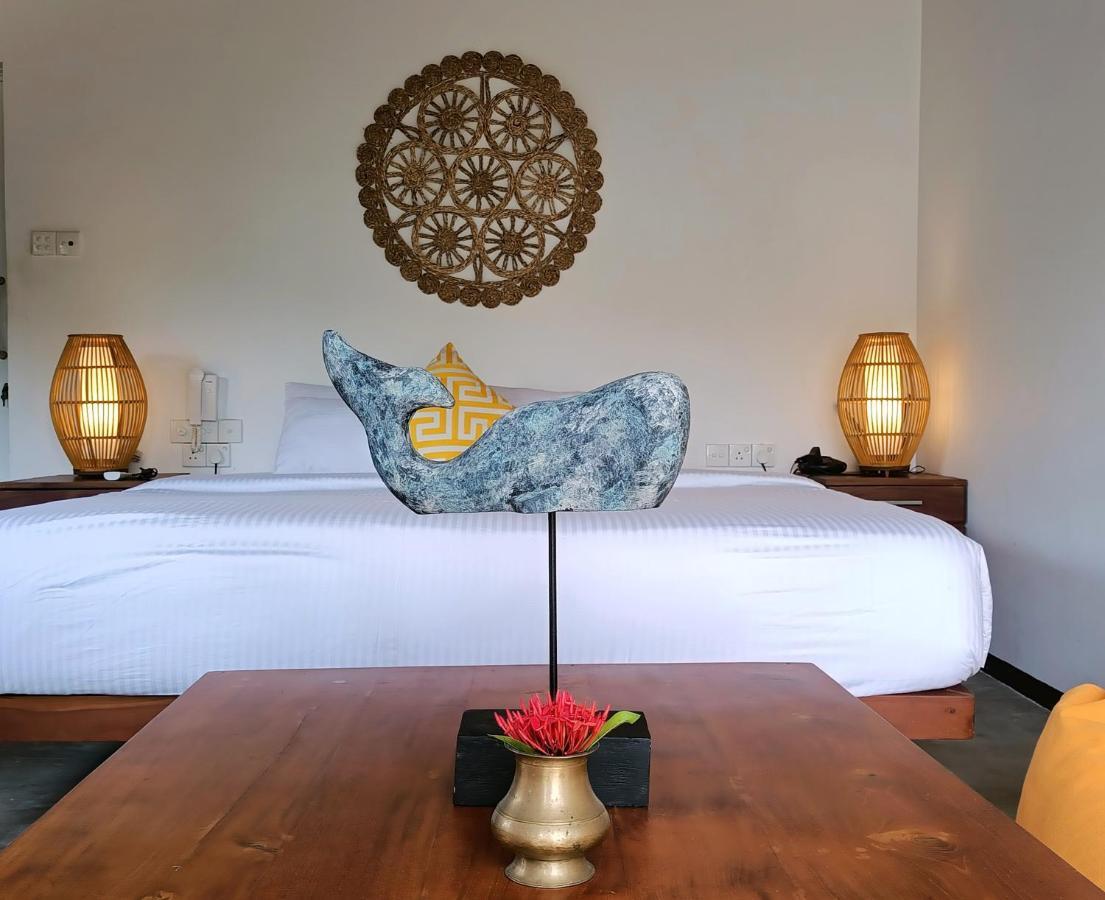 Santi Beach House With Pool & Beach เวลิกามา ภายนอก รูปภาพ